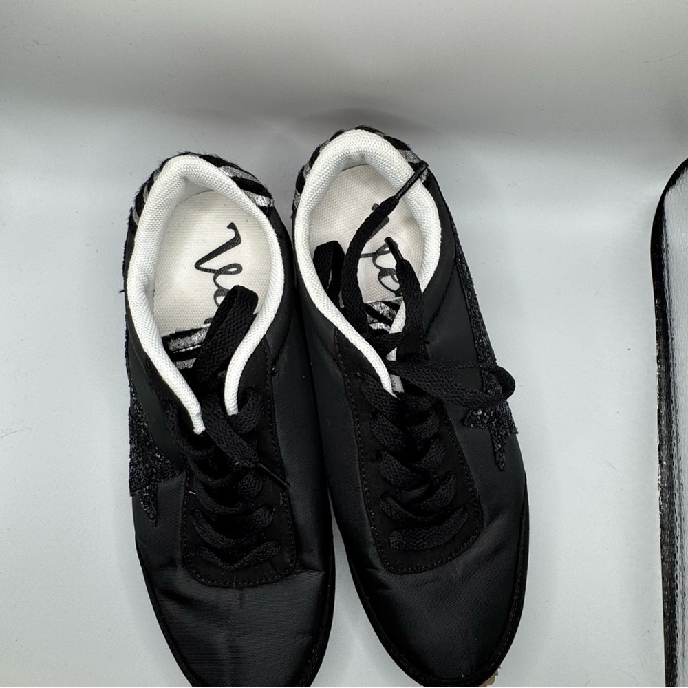 Very G Black Sneakers - Picture 3 of 7